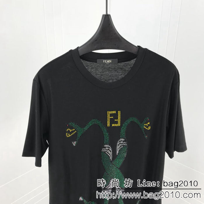 FENDI芬迪 19Ss新款燙鑽短袖Tee 毒蛇纏繞燙鑽 超閃Bling雙股絲光面料 男女同款 ydi2270